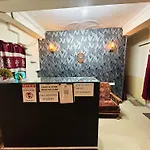 Sainik Guest House 500Mtr From Medanta Hospital